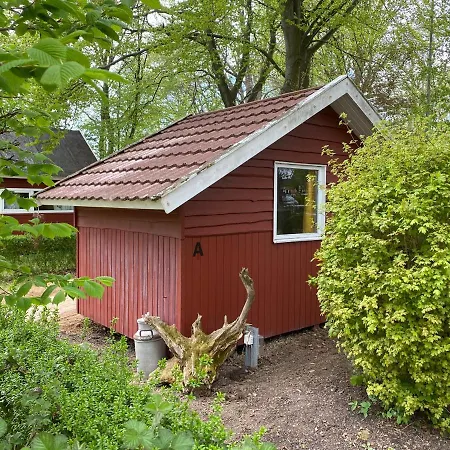 Lille 2-personers Hytte Pa Rinkenaeshus Camping - Hytte A Holiday home *